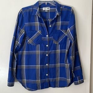 100% cotton blue and white button up in excellent condition